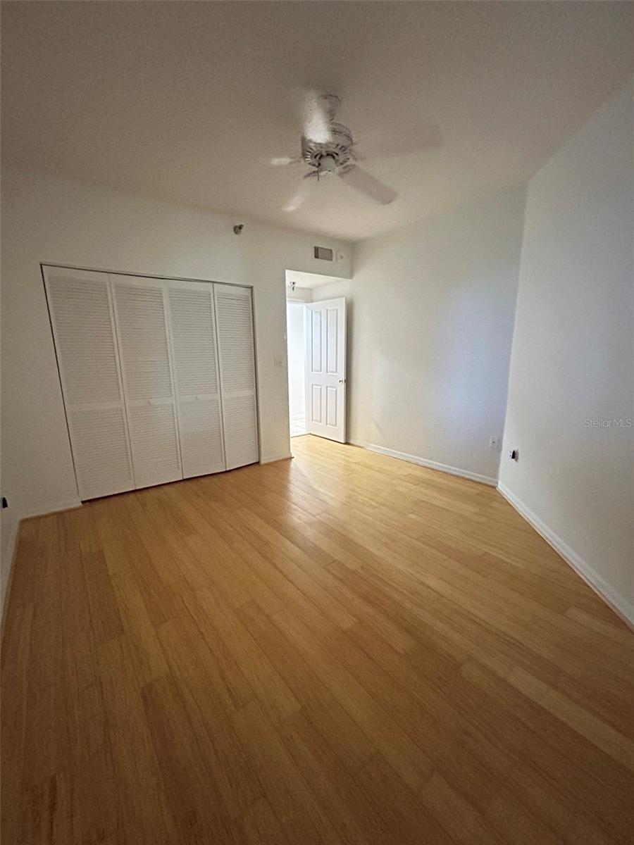 Image 27 of 35 For 4737 Dolphin Cay Lane S 408