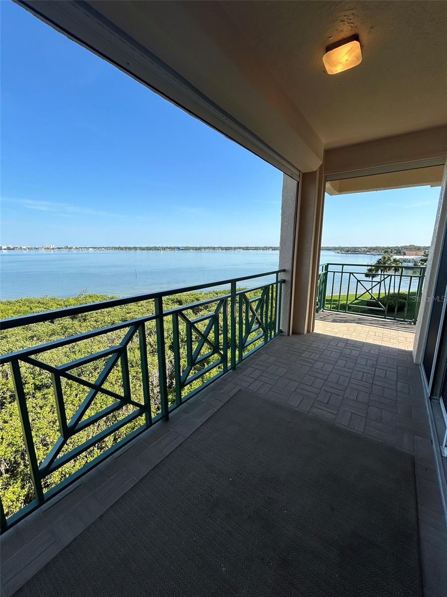 Image 6 of 35 For 4737 Dolphin Cay Lane S 408
