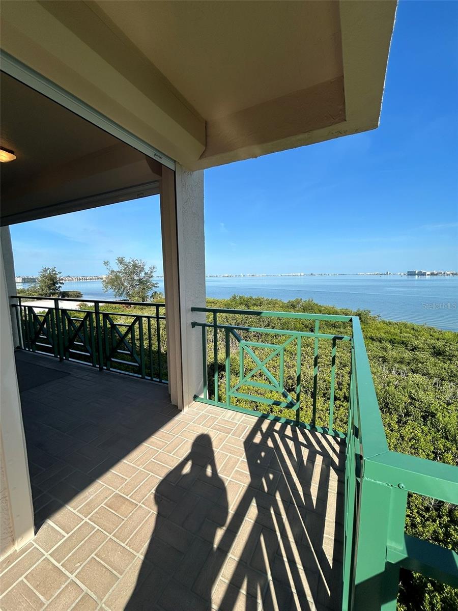 Image 8 of 35 For 4737 Dolphin Cay Lane S 408