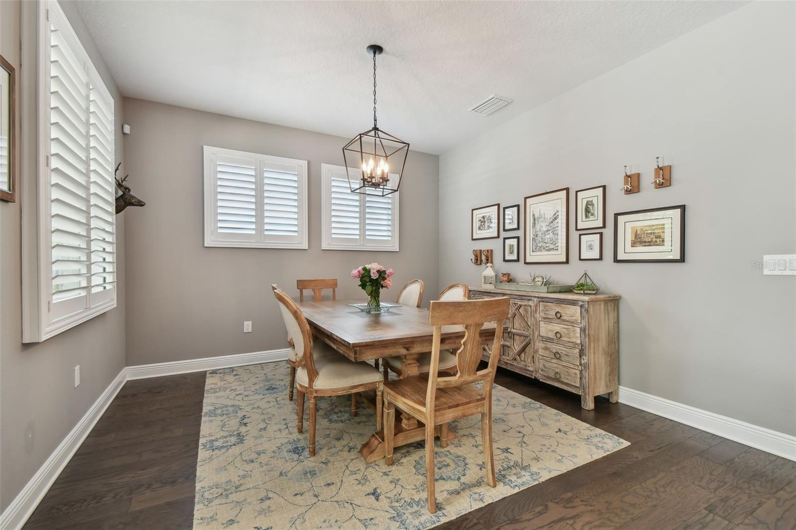 Listing photo id 29 for 4918 Lakeshore Oaks Court