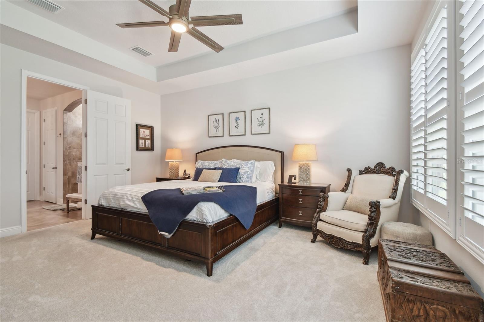Listing photo id 33 for 4918 Lakeshore Oaks Court