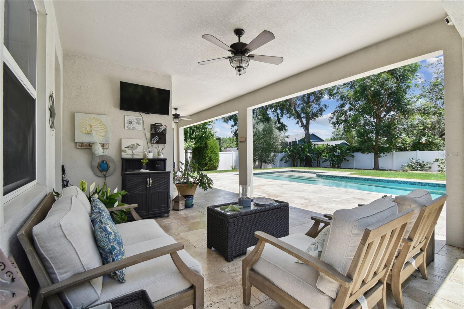 Listing photo id 52 for 4918 Lakeshore Oaks Court
