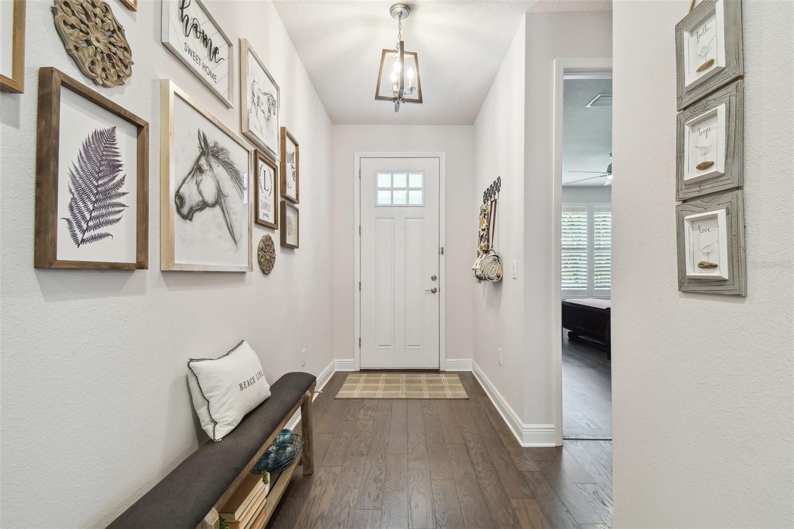 Listing photo id 4 for 4918 Lakeshore Oaks Court