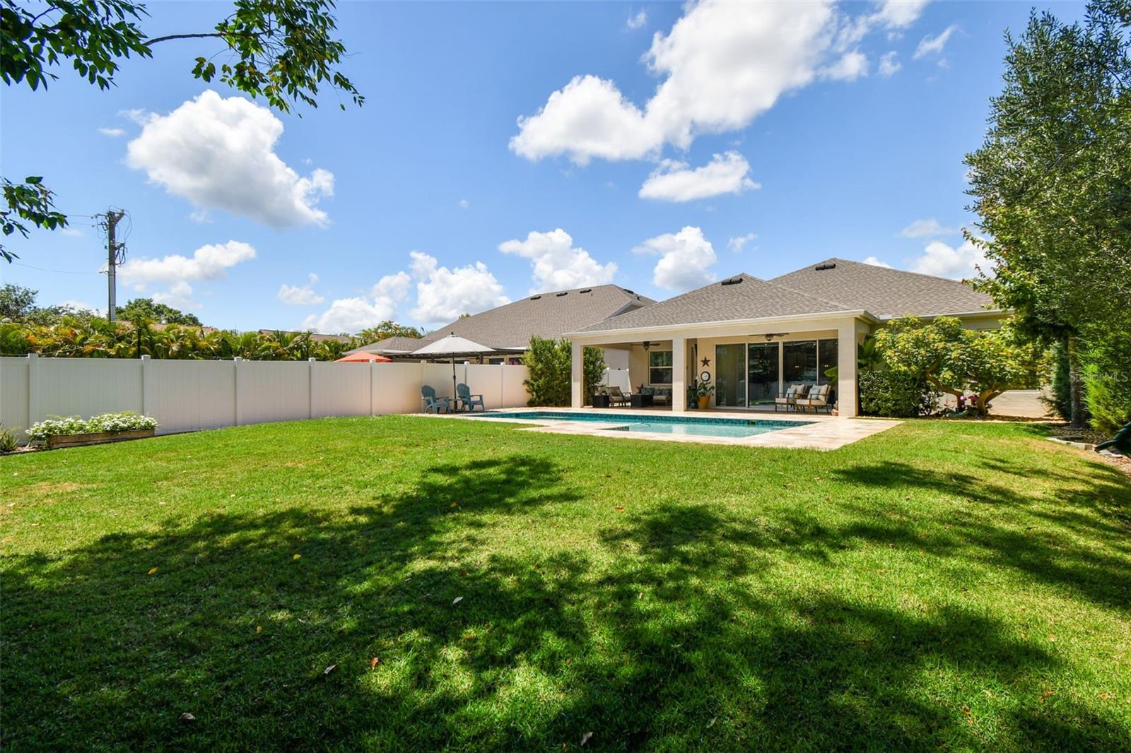 Listing photo id 58 for 4918 Lakeshore Oaks Court