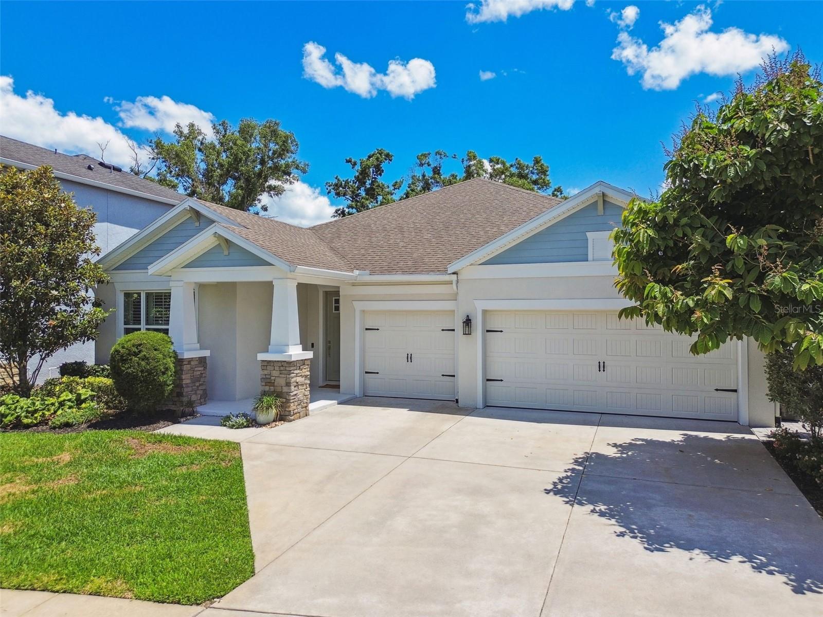 Listing photo id 59 for 4918 Lakeshore Oaks Court
