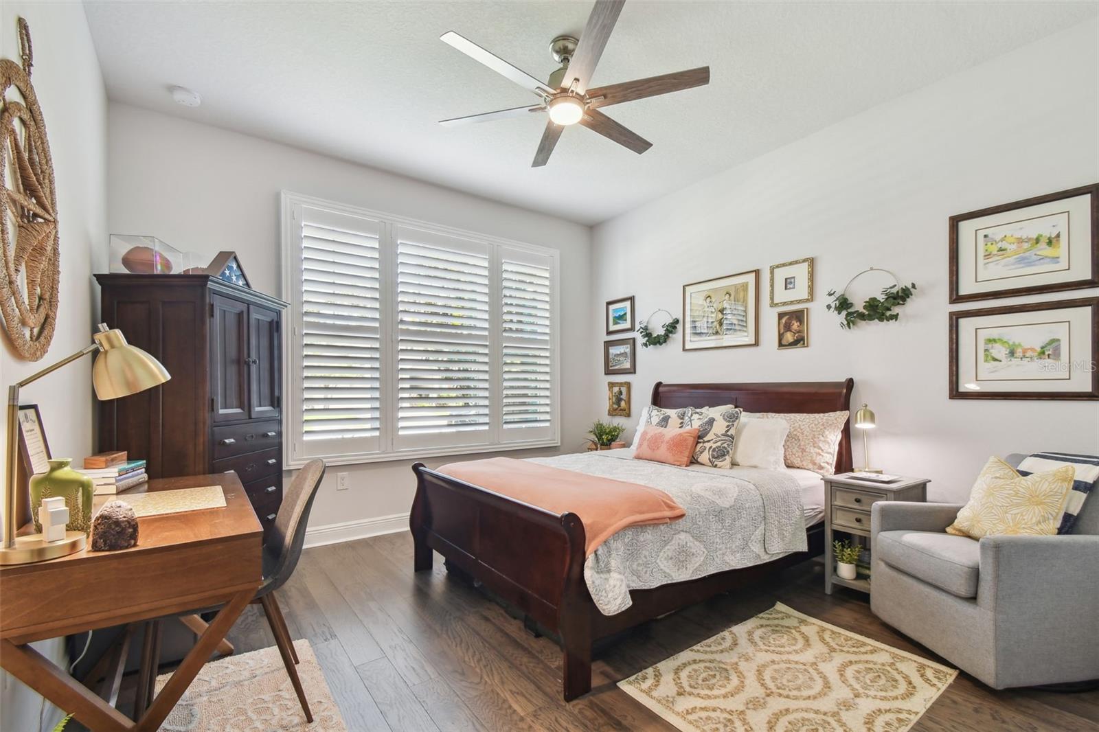 Listing photo id 5 for 4918 Lakeshore Oaks Court