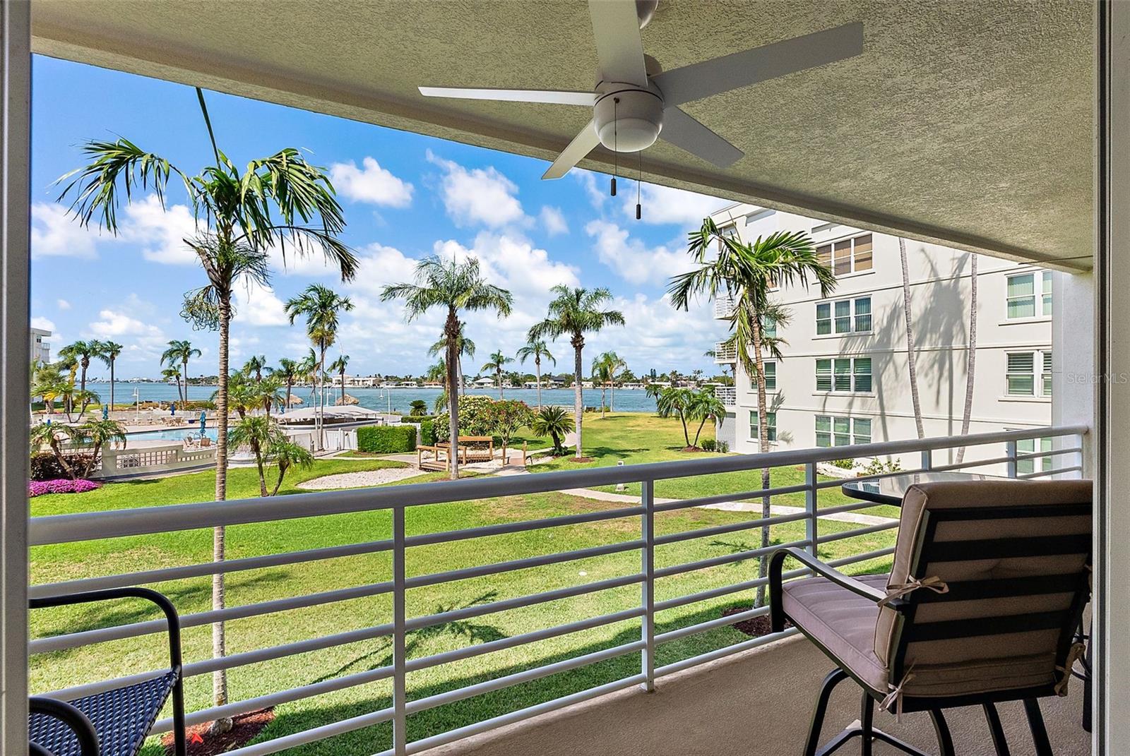 Listing photo id 21 for 6021 Bahia Del Mar Circle 239