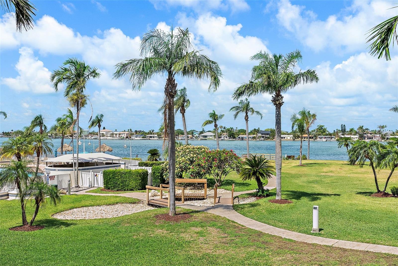 Listing photo id 24 for 6021 Bahia Del Mar Circle 239