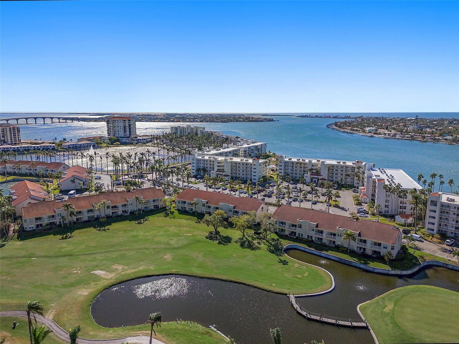 Listing photo id 25 for 6021 Bahia Del Mar Circle 239