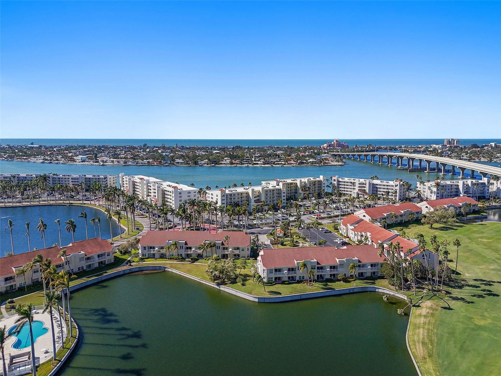 Listing photo id 27 for 6021 Bahia Del Mar Circle 239