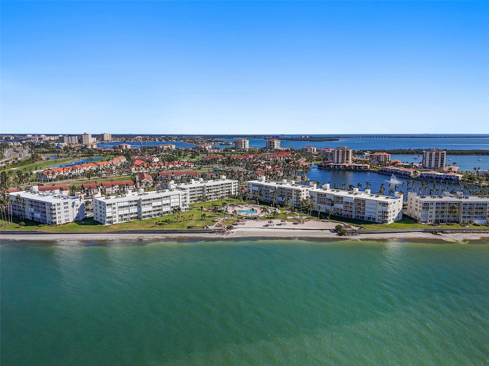 Listing photo id 30 for 6021 Bahia Del Mar Circle 239