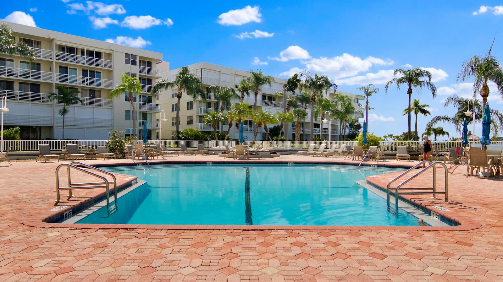 Listing photo id 34 for 6021 Bahia Del Mar Circle 239