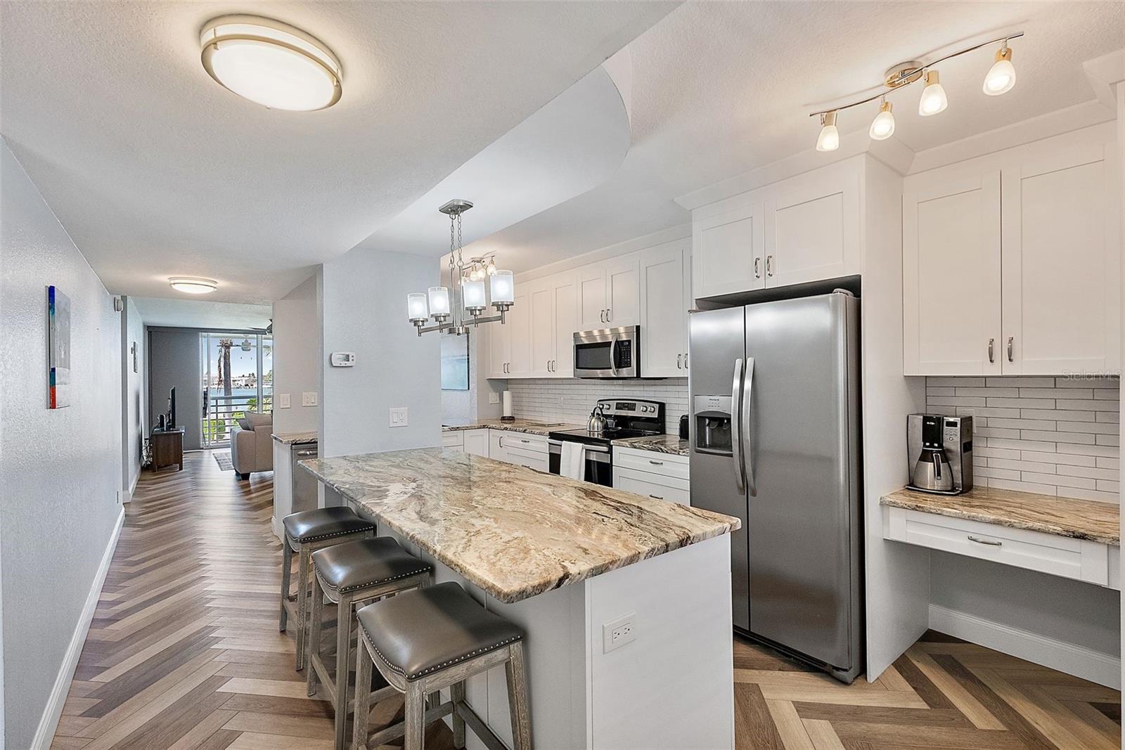 Listing photo id 3 for 6021 Bahia Del Mar Circle 239