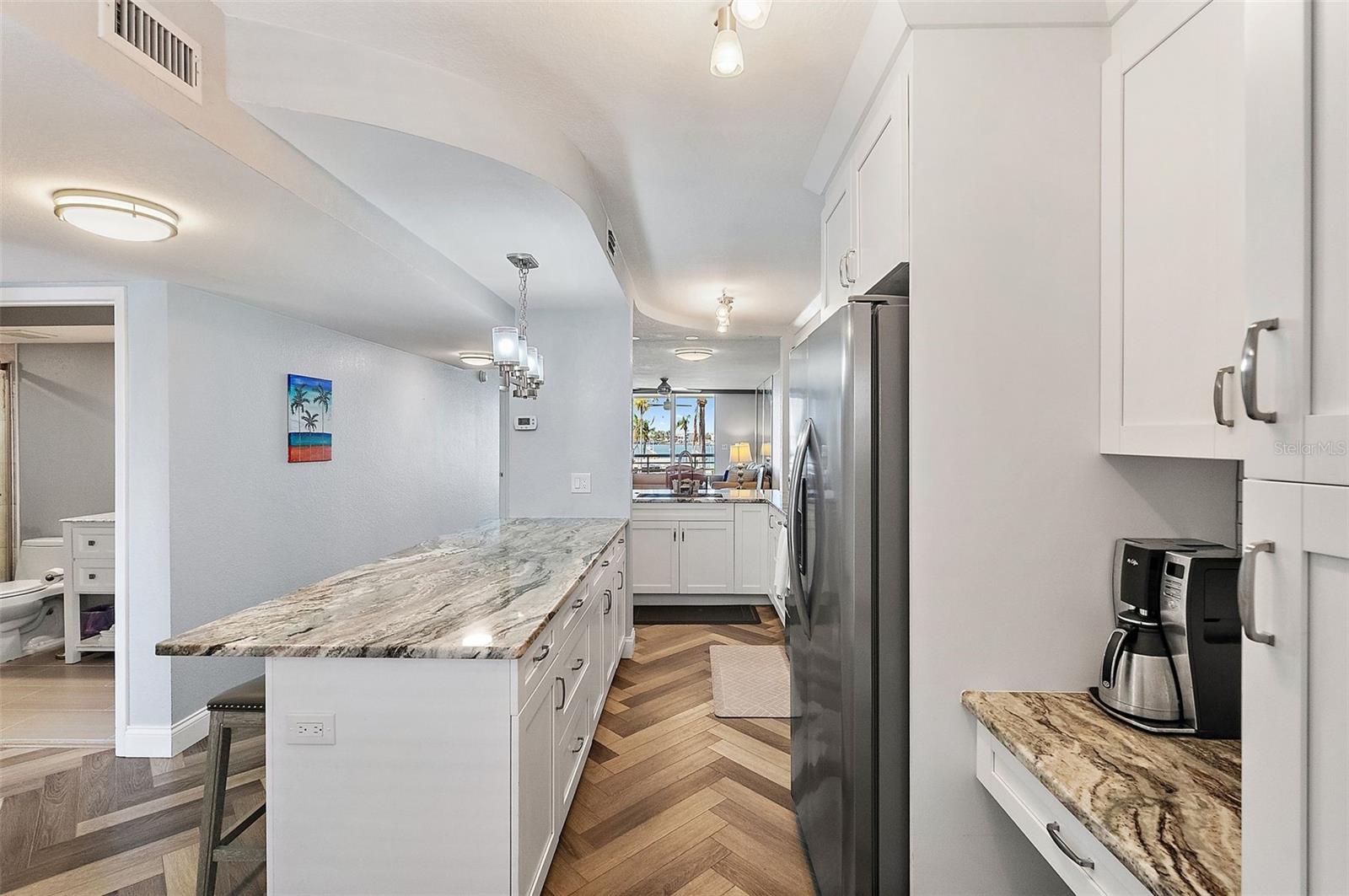 Listing photo id 4 for 6021 Bahia Del Mar Circle 239