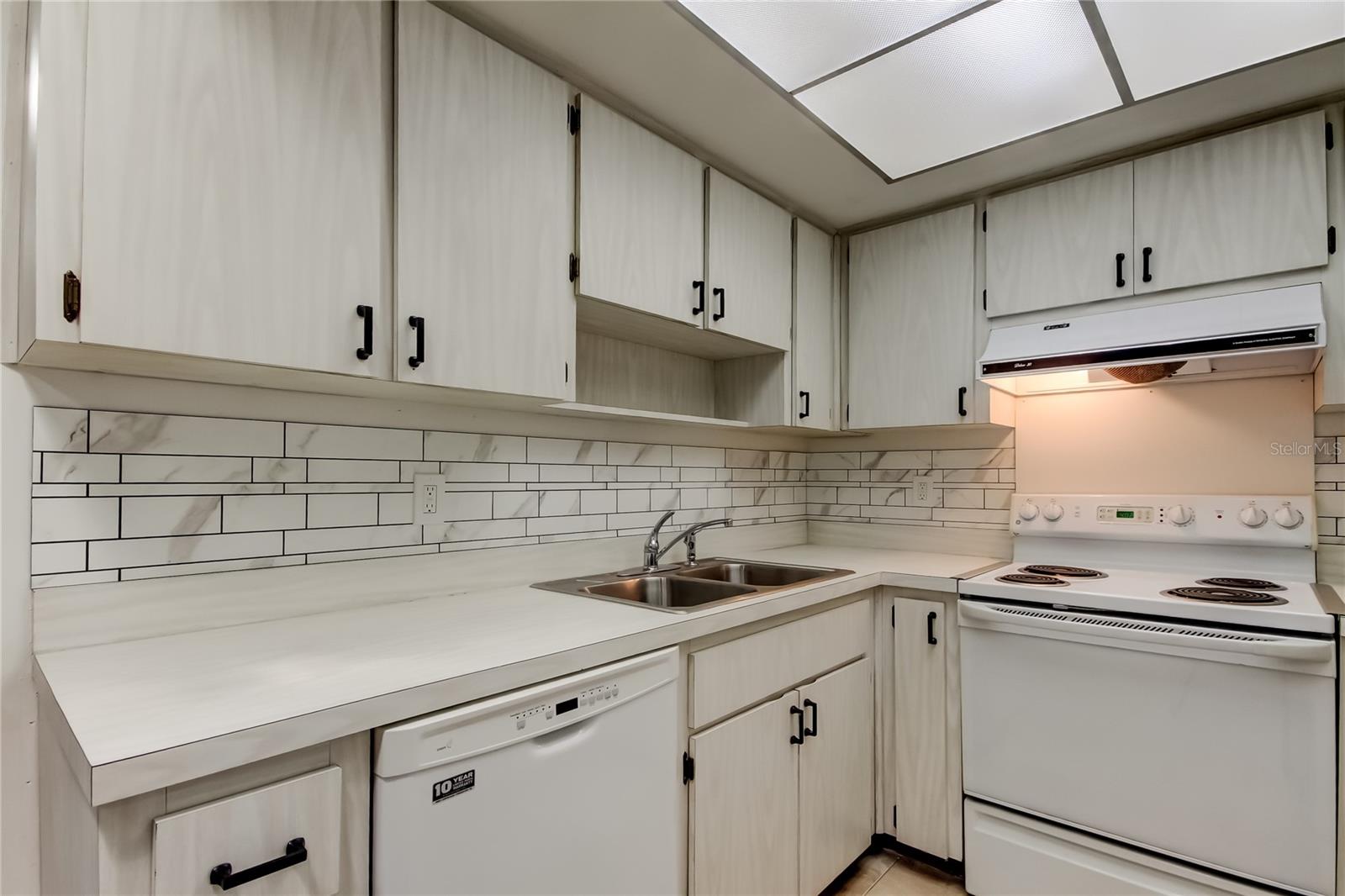 Image 29 of 70 For 2380 Shelly Drive B