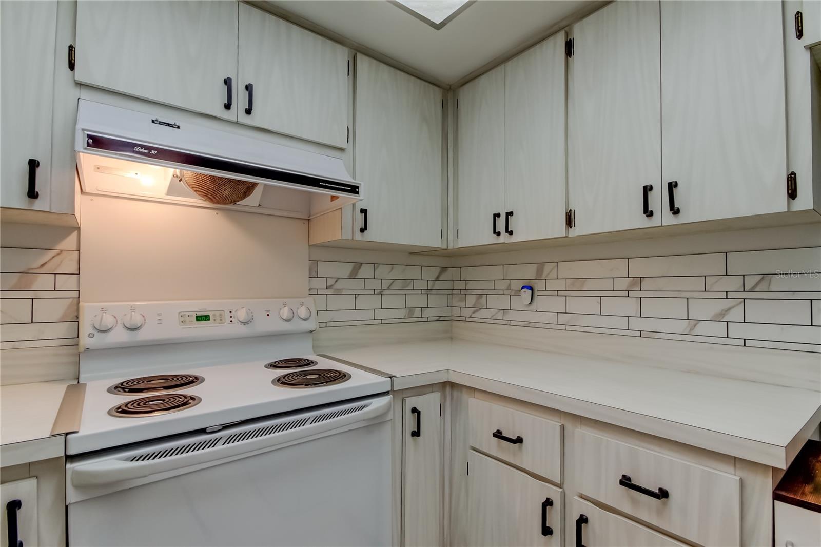Image 31 of 70 For 2380 Shelly Drive B