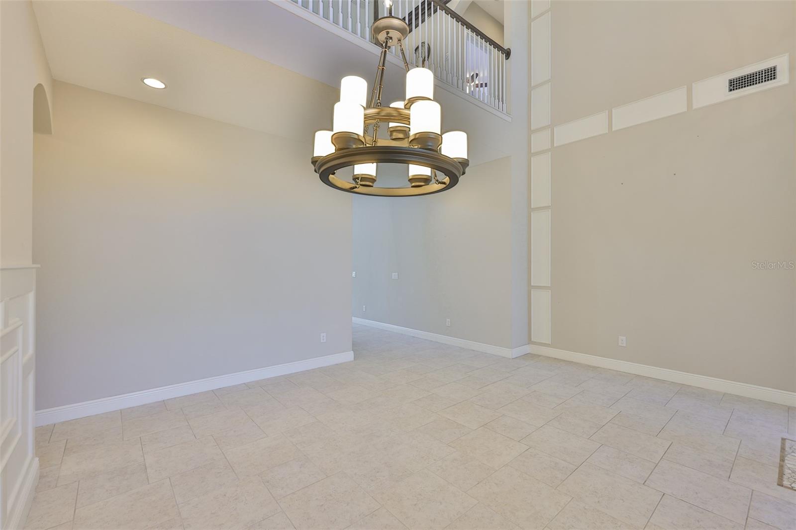 Listing photo id 9 for 6913 Park Strand Drive