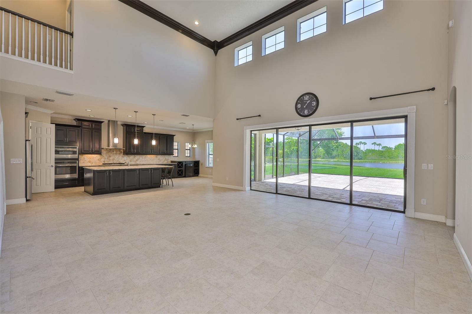 Listing photo id 11 for 6913 Park Strand Drive