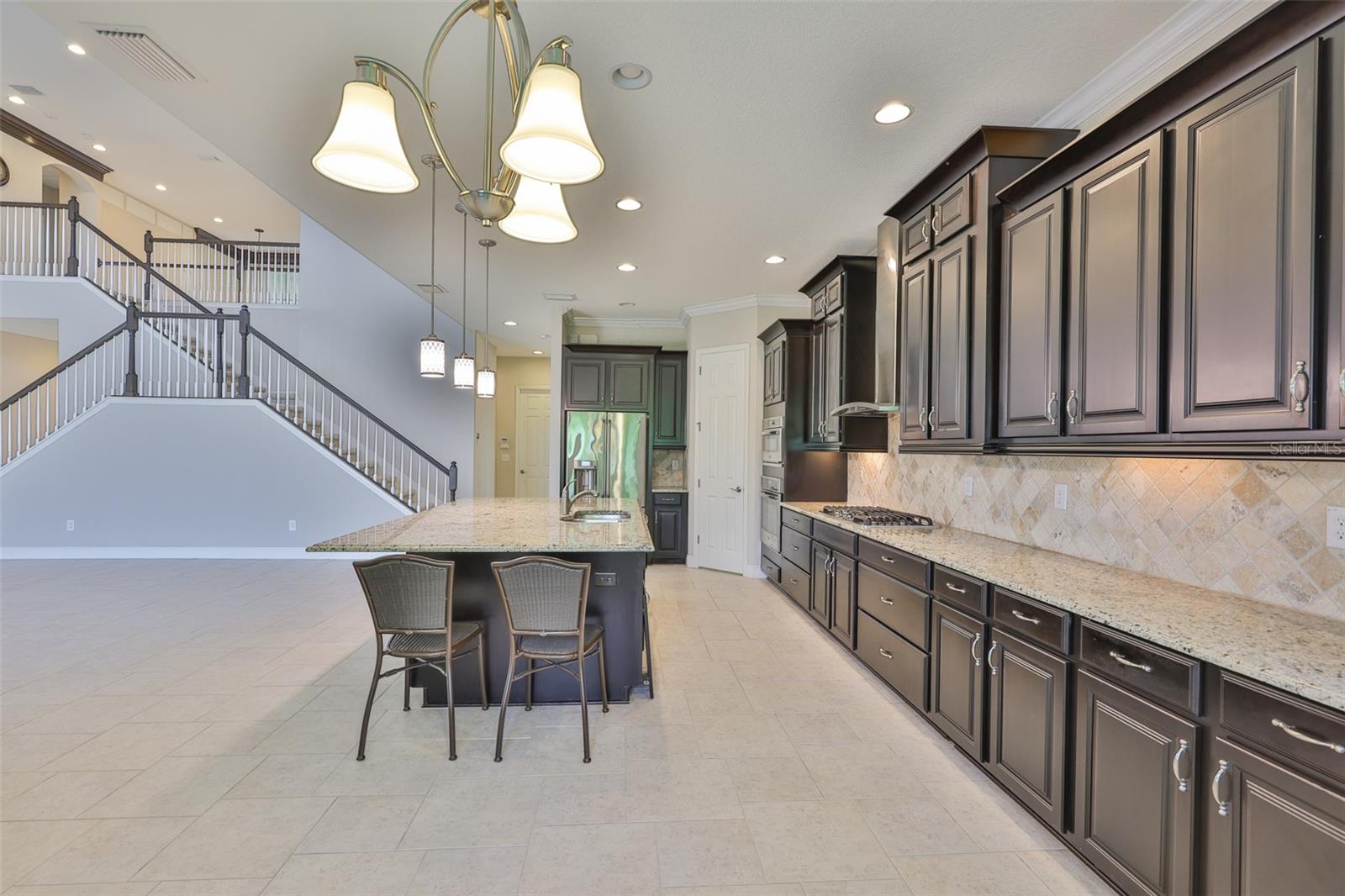 Listing photo id 14 for 6913 Park Strand Drive