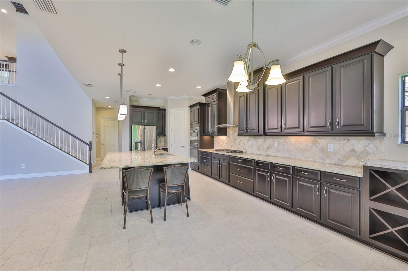 Listing photo id 18 for 6913 Park Strand Drive