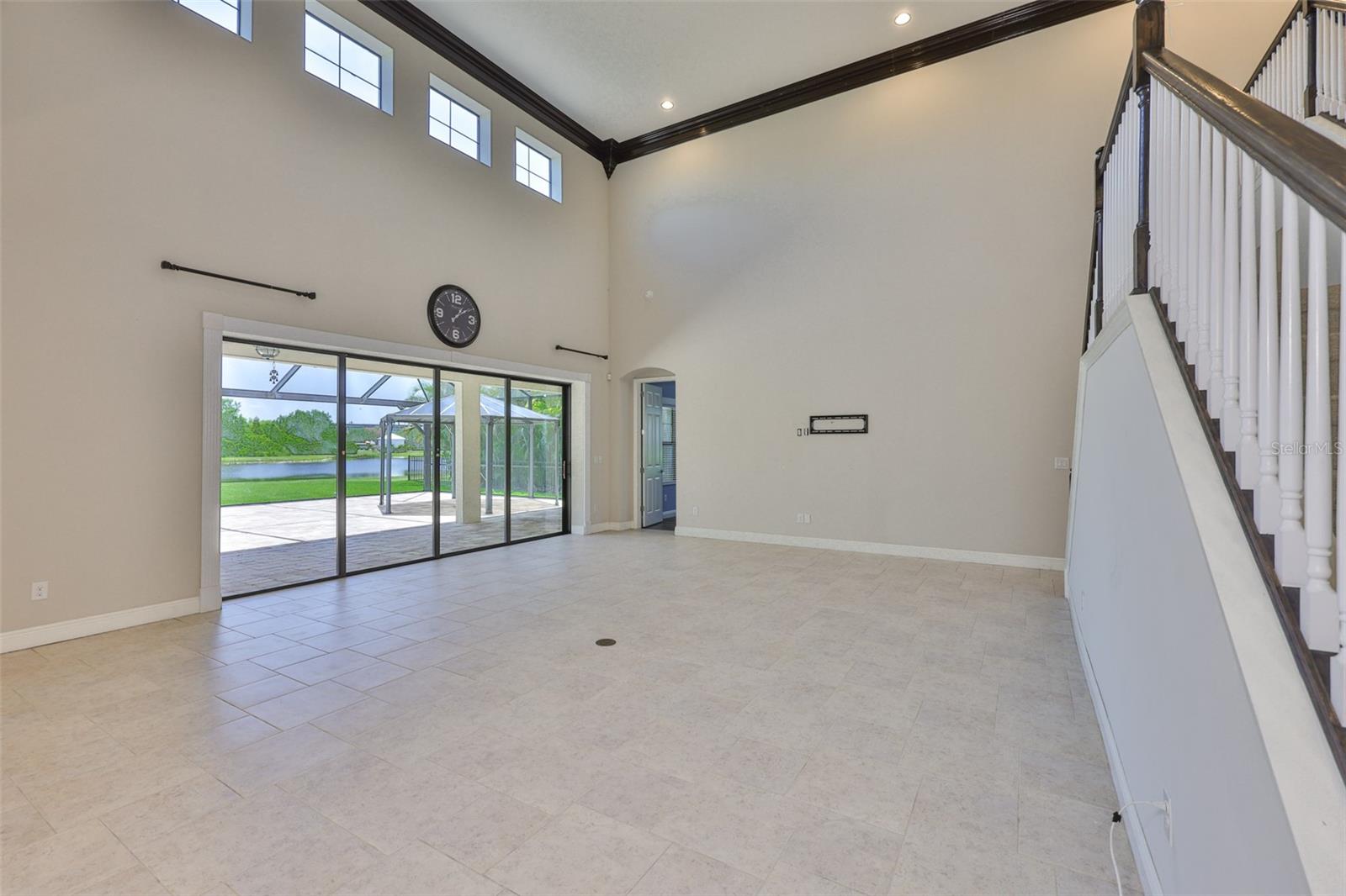 Listing photo id 22 for 6913 Park Strand Drive
