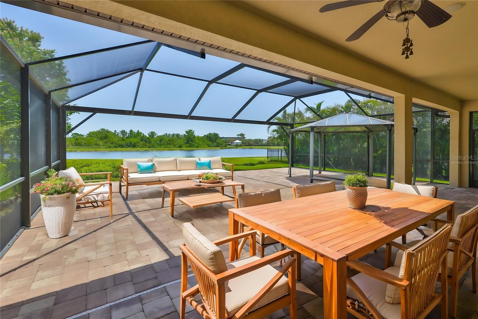 Listing photo id 25 for 6913 Park Strand Drive