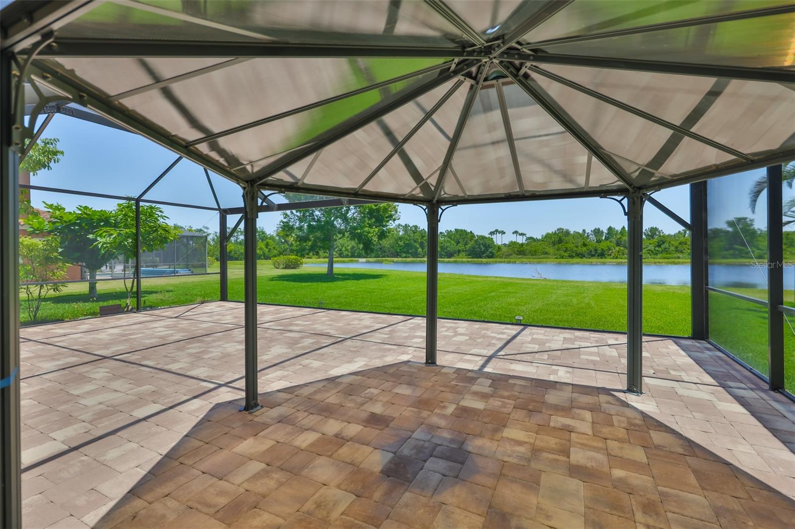 Listing photo id 28 for 6913 Park Strand Drive