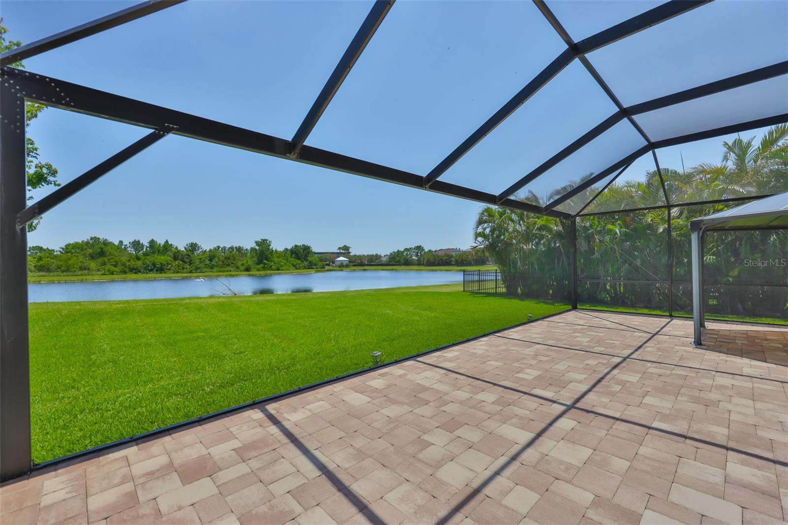 Listing photo id 29 for 6913 Park Strand Drive