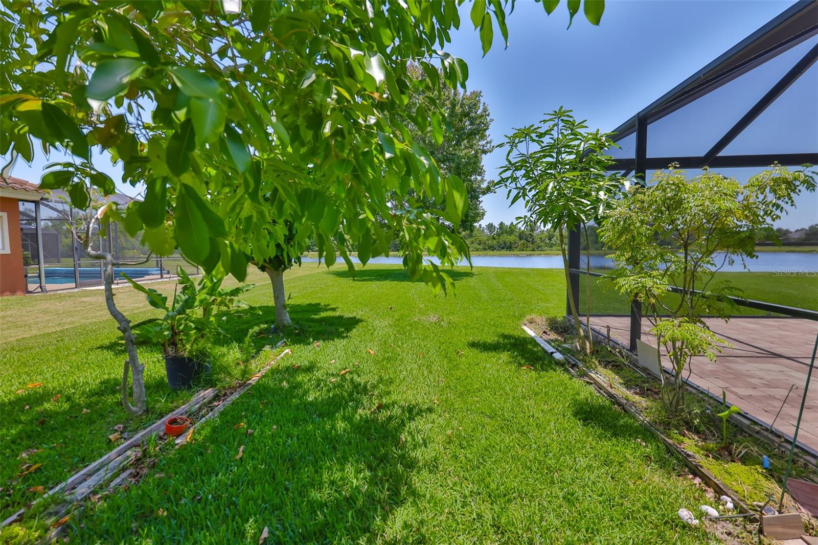 Listing photo id 31 for 6913 Park Strand Drive