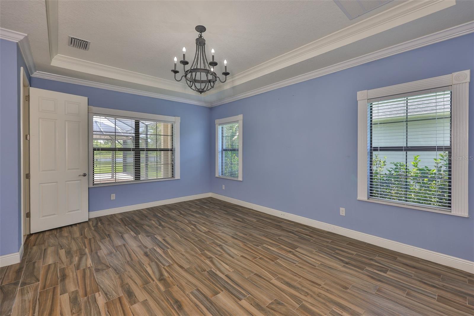 Listing photo id 42 for 6913 Park Strand Drive