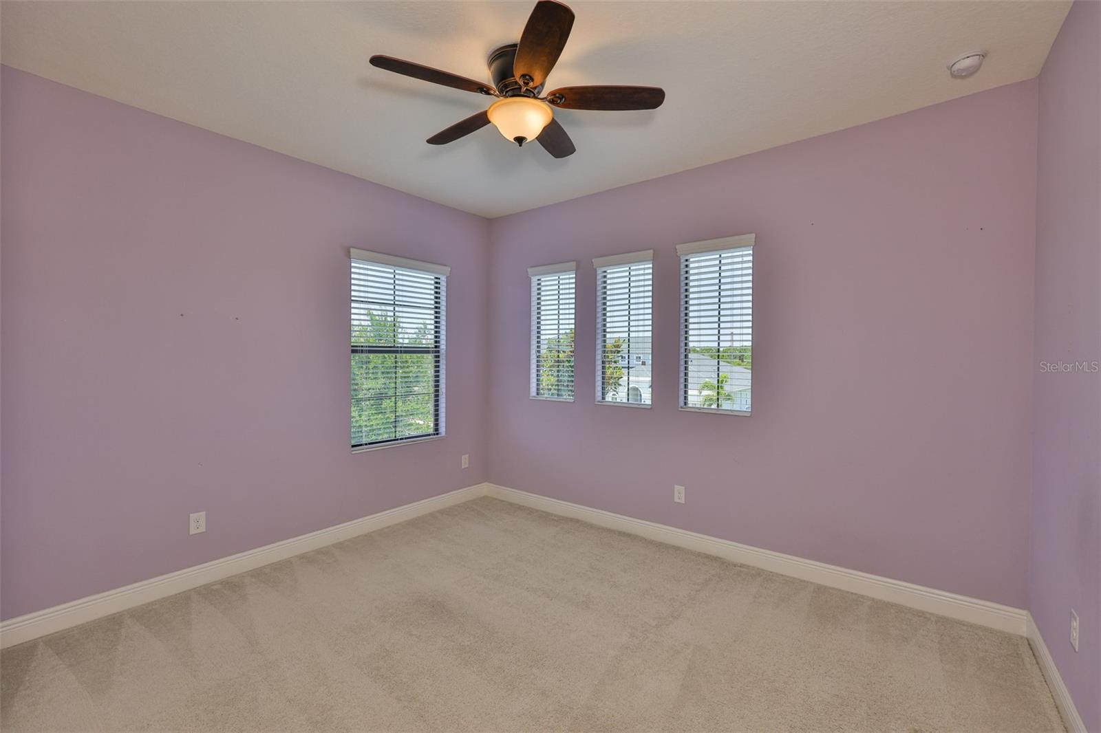 Listing photo id 55 for 6913 Park Strand Drive