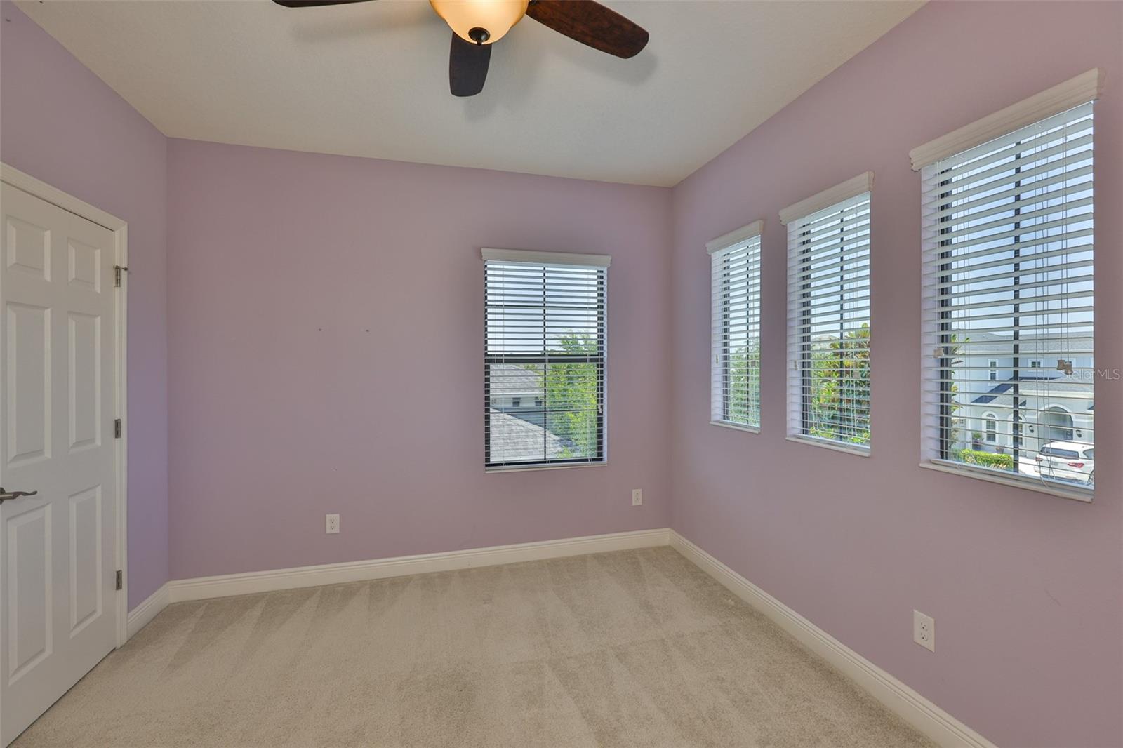Listing photo id 56 for 6913 Park Strand Drive