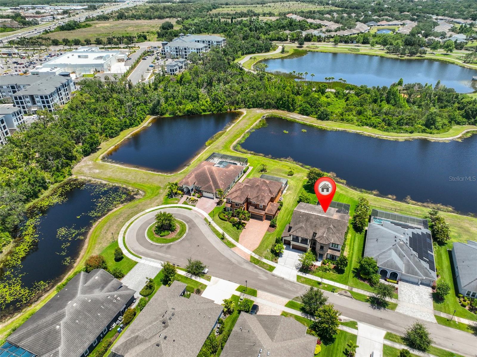 Listing photo id 4 for 6913 Park Strand Drive