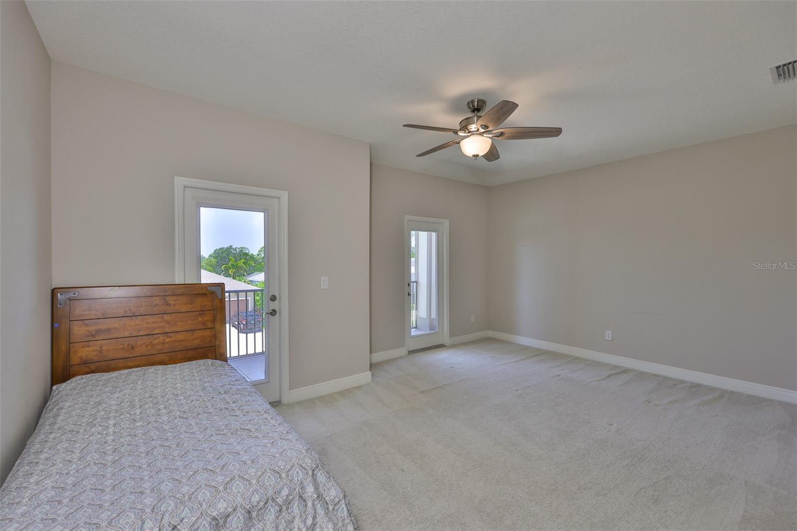 Listing photo id 59 for 6913 Park Strand Drive