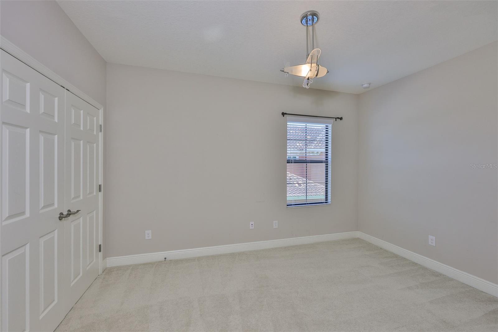 Listing photo id 64 for 6913 Park Strand Drive