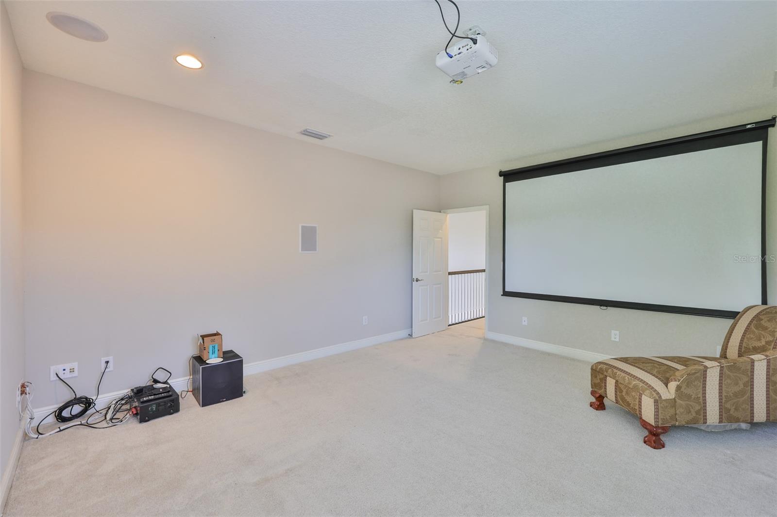 Listing photo id 69 for 6913 Park Strand Drive