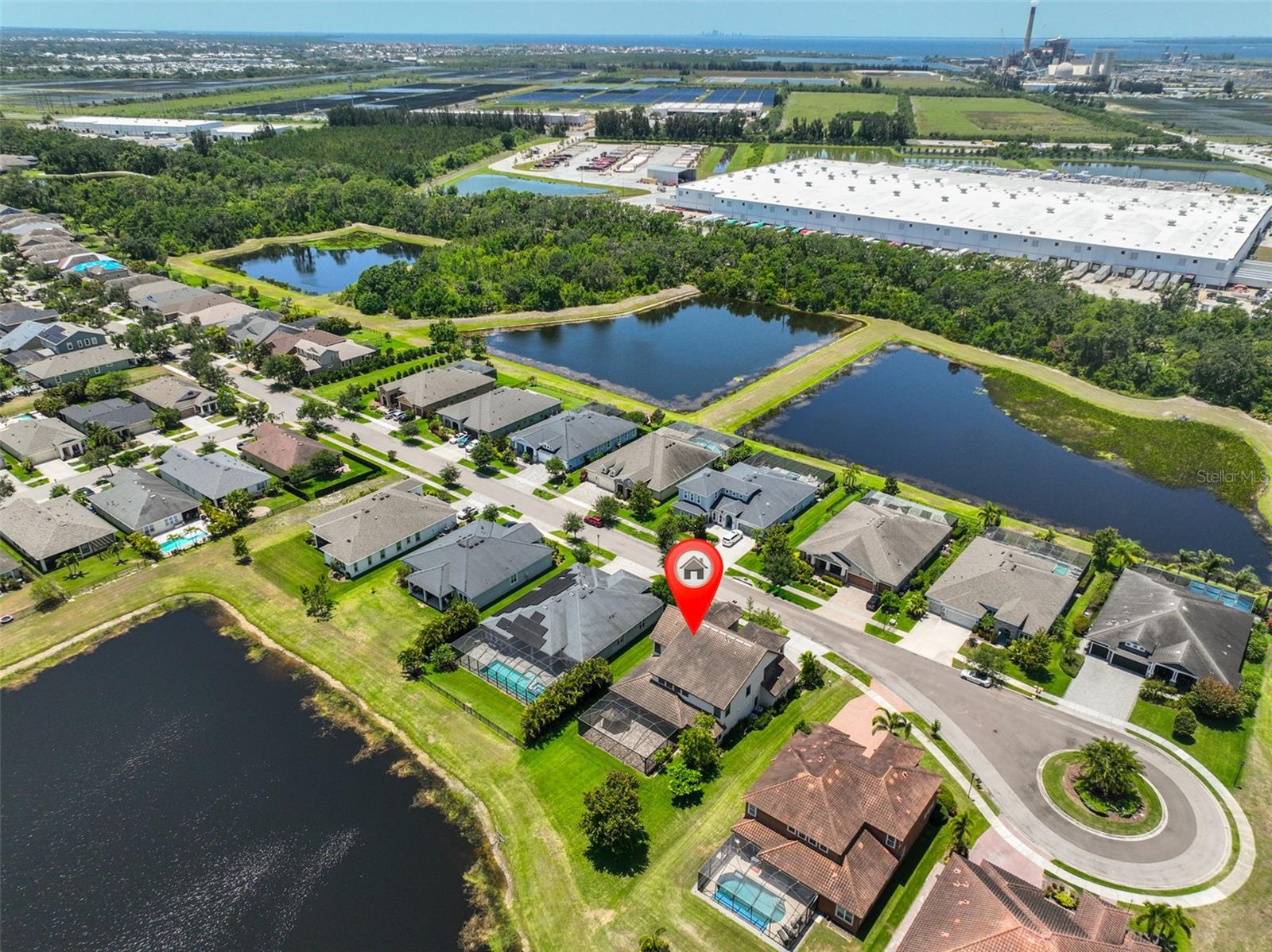 Listing photo id 73 for 6913 Park Strand Drive