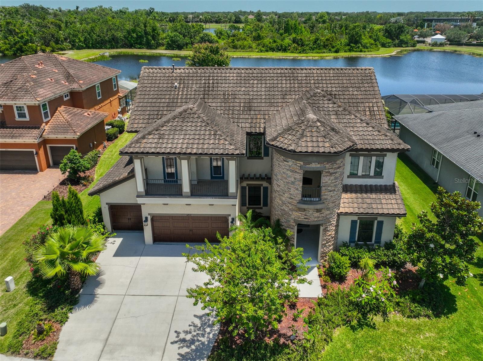 Listing photo id 76 for 6913 Park Strand Drive