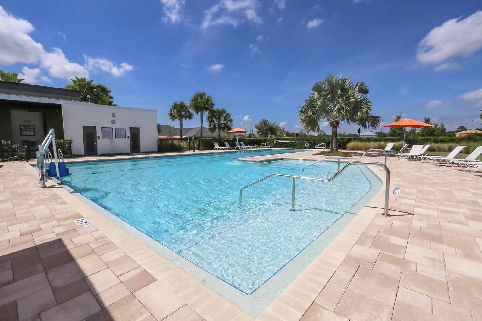 Listing photo id 79 for 6913 Park Strand Drive