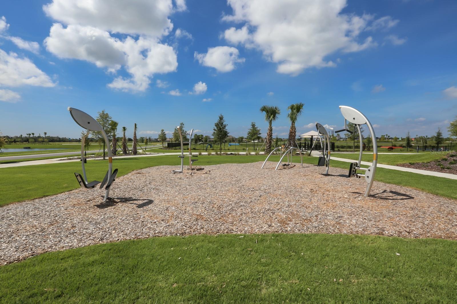 Listing photo id 84 for 6913 Park Strand Drive