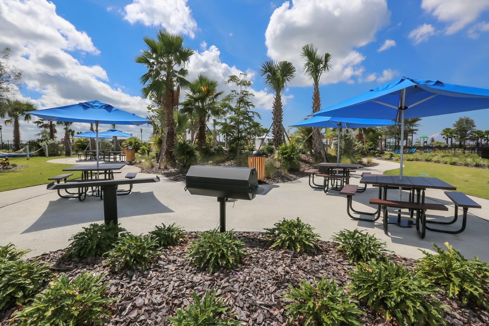 Listing photo id 86 for 6913 Park Strand Drive