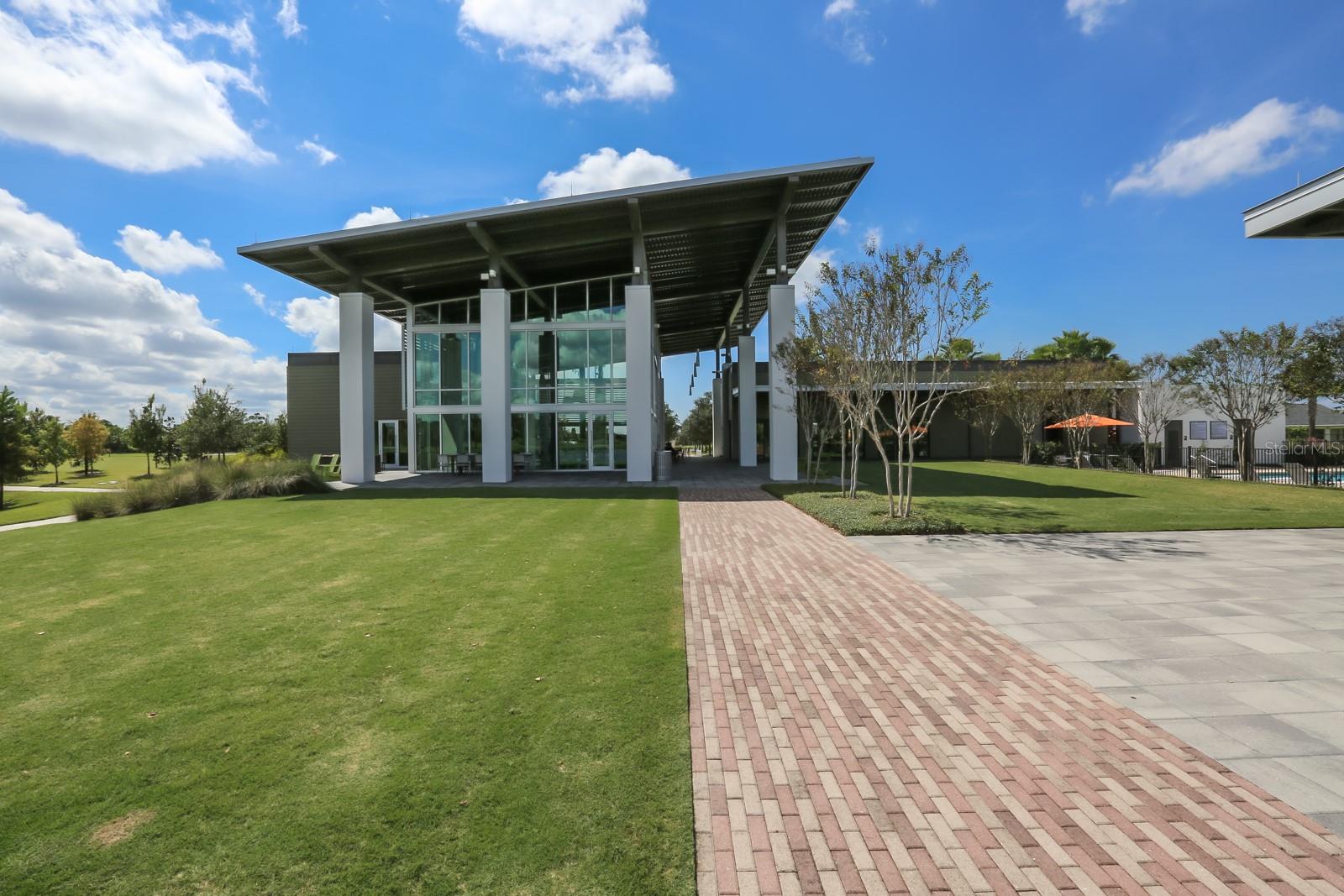 Listing photo id 87 for 6913 Park Strand Drive