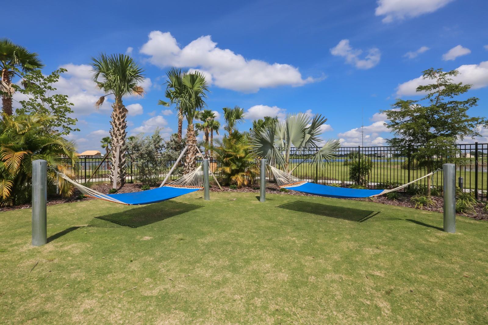 Listing photo id 88 for 6913 Park Strand Drive