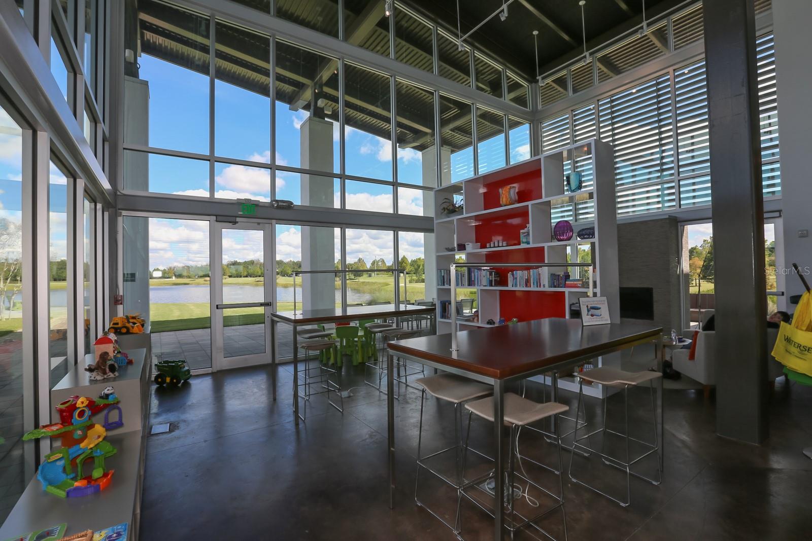 Listing photo id 96 for 6913 Park Strand Drive