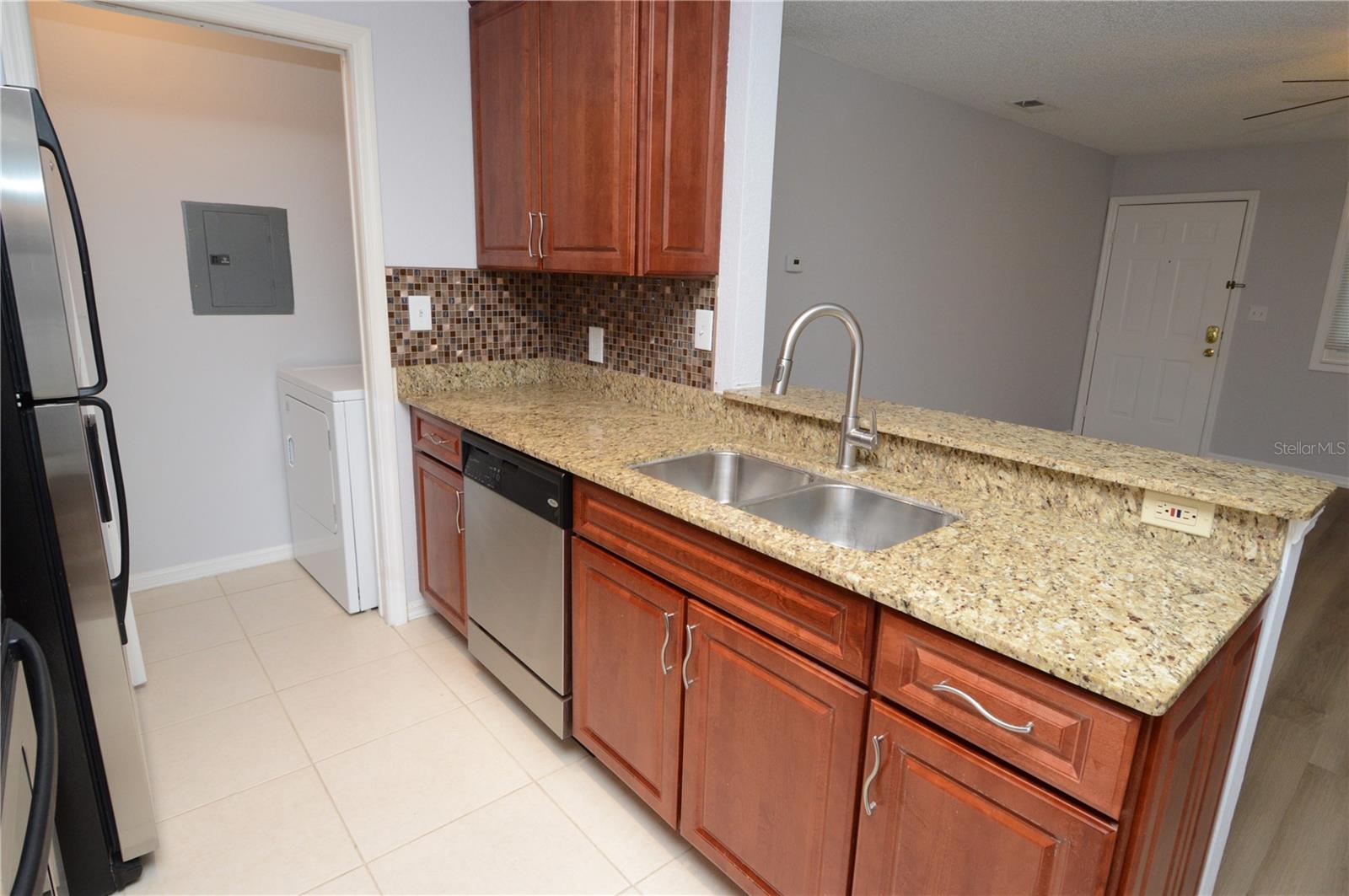 Image 10 of 100 For 10265 Gandy Boulevard N 1005