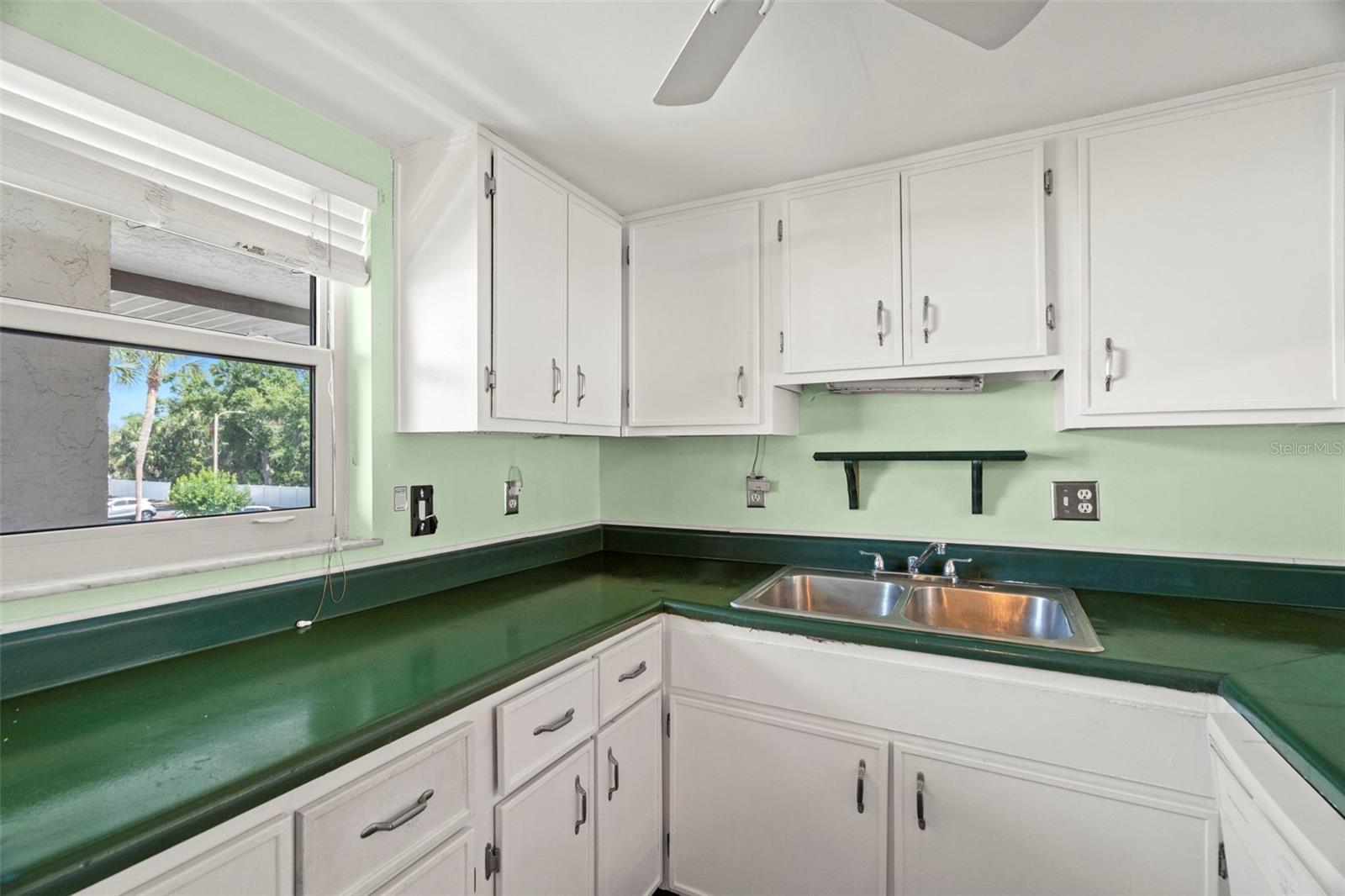 Image 10 of 27 For 7701 Starkey Road 504