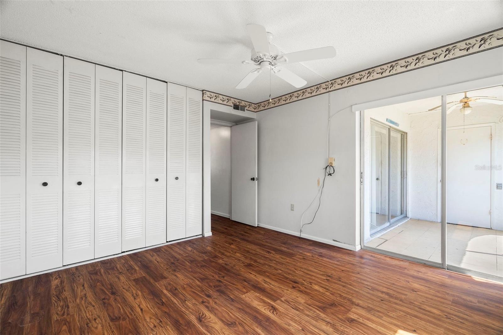 Image 11 of 27 For 7701 Starkey Road 504
