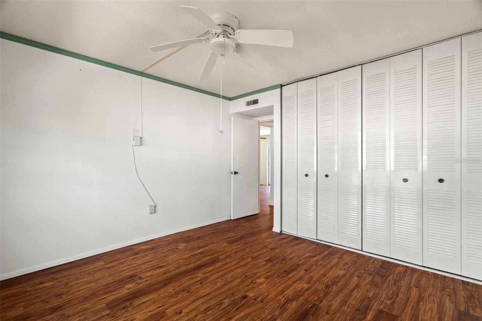 Image 15 of 27 For 7701 Starkey Road 504