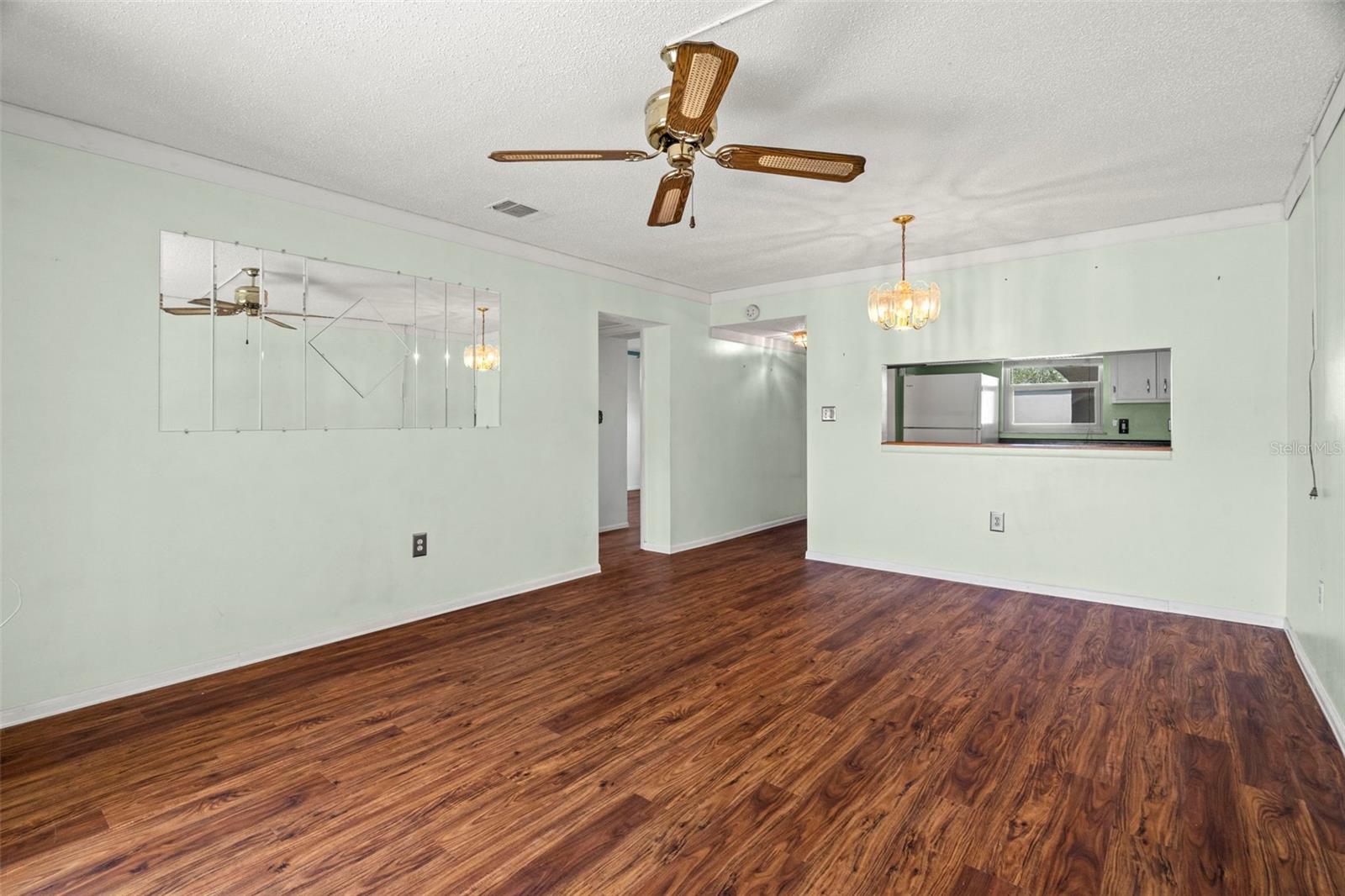 Image 6 of 27 For 7701 Starkey Road 504