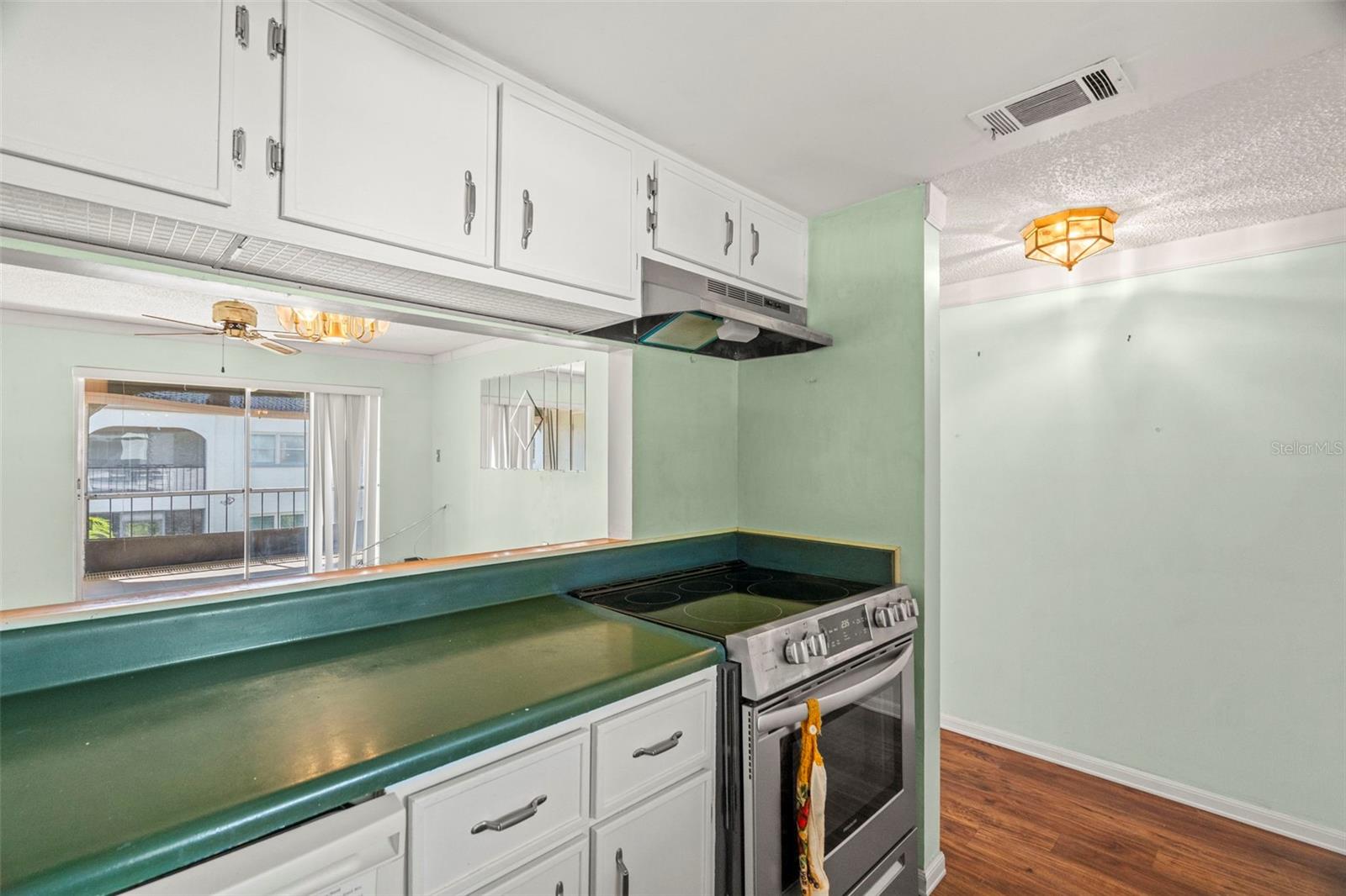 Image 7 of 27 For 7701 Starkey Road 504